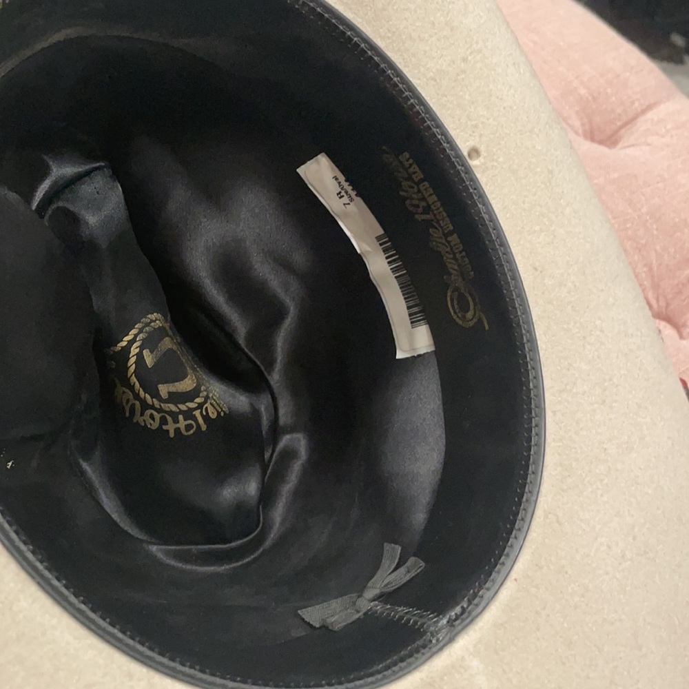 Felt cowboy hat.  Cowhide brim - Picture 3 of 4